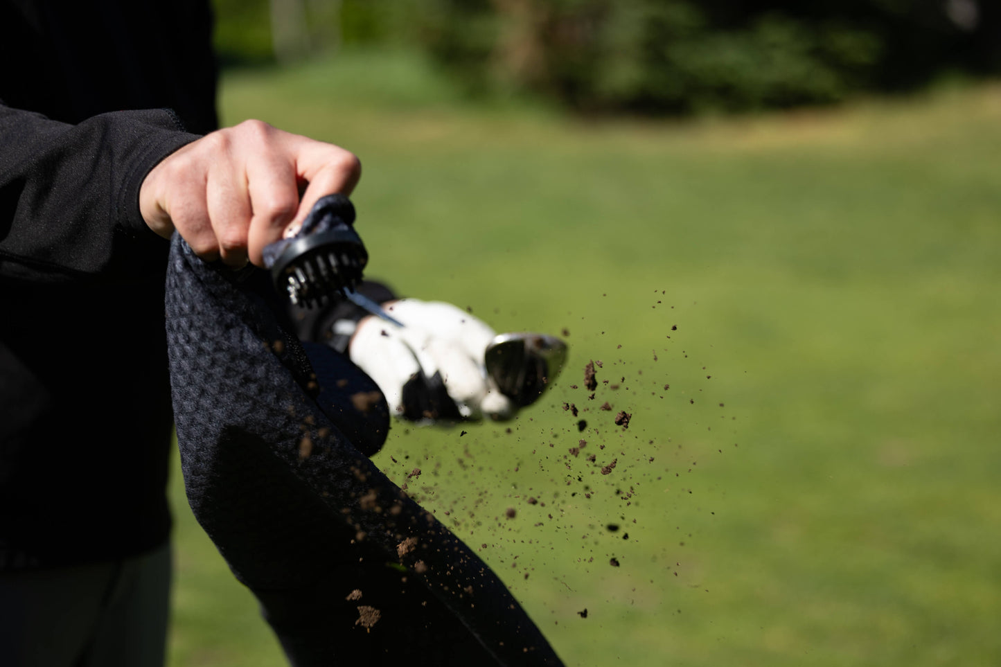 All-In-One Brush Towel | Golf Towel with Groove Cleaner Brush 2