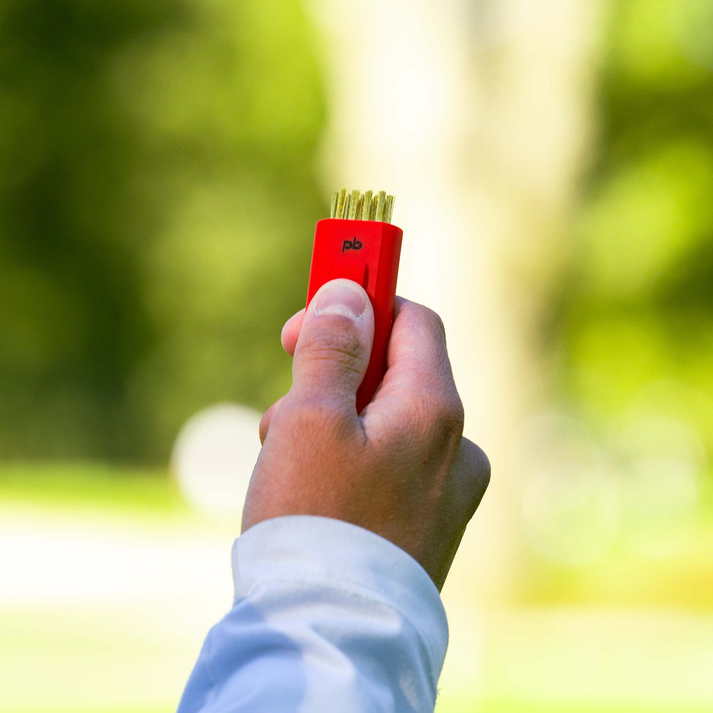 Sunday Red Pocket Brush Golf Club Cleaner | Golf Club Cleaning Brush
