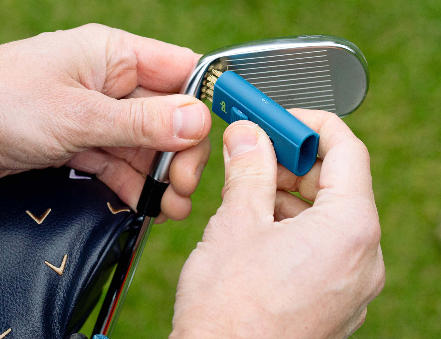 Pocket Brush Golf Club Cleaner