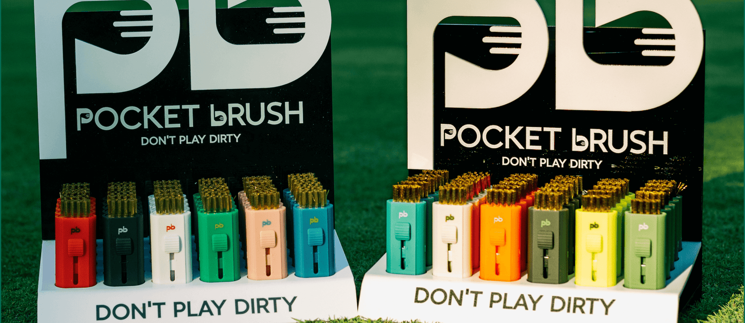 Pocket brush golf club cleaner